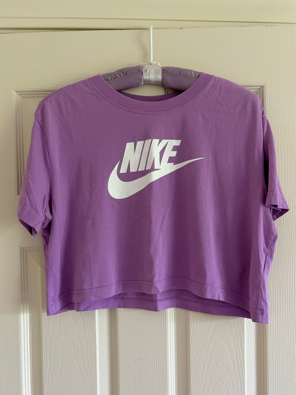 Nike Lavender Cropped Tee with White Swoosh Women Size Medium
